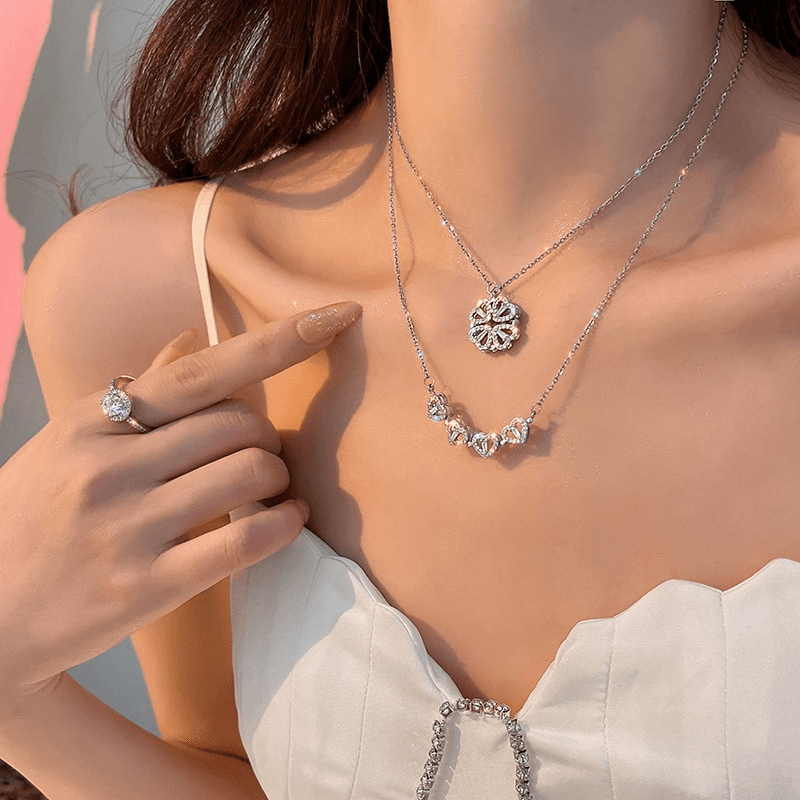 Colar Magnético: Trevo de Coraçoes + Caixa de Rosas - Outlet De Todos
